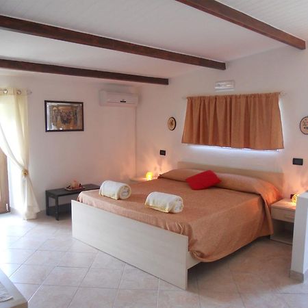 Bed And Breakfast Il Giardino Segreto Ogliastro Cilento Szoba fotó
