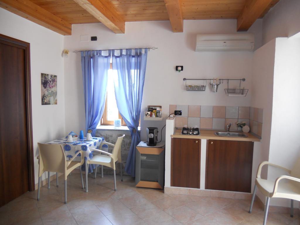 Bed And Breakfast Il Giardino Segreto Ogliastro Cilento Szoba fotó