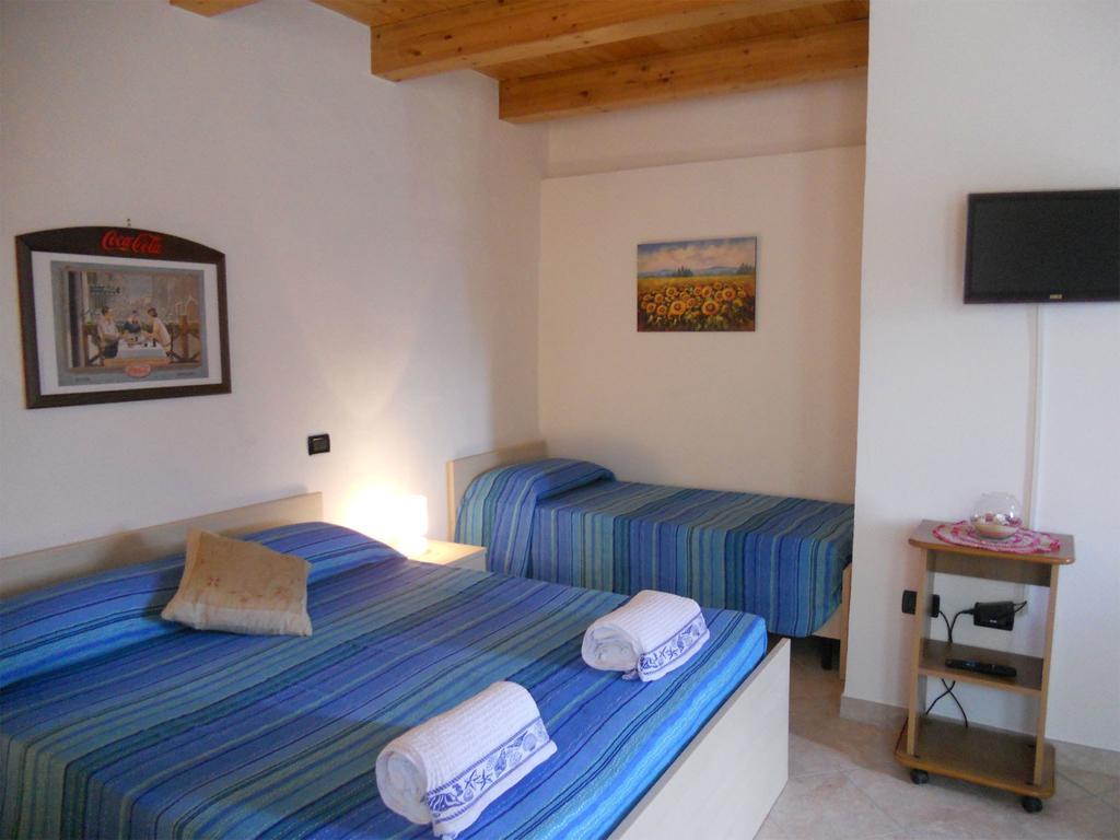 Bed And Breakfast Il Giardino Segreto Ogliastro Cilento Szoba fotó
