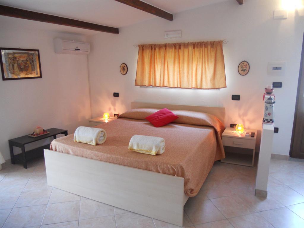 Bed And Breakfast Il Giardino Segreto Ogliastro Cilento Szoba fotó